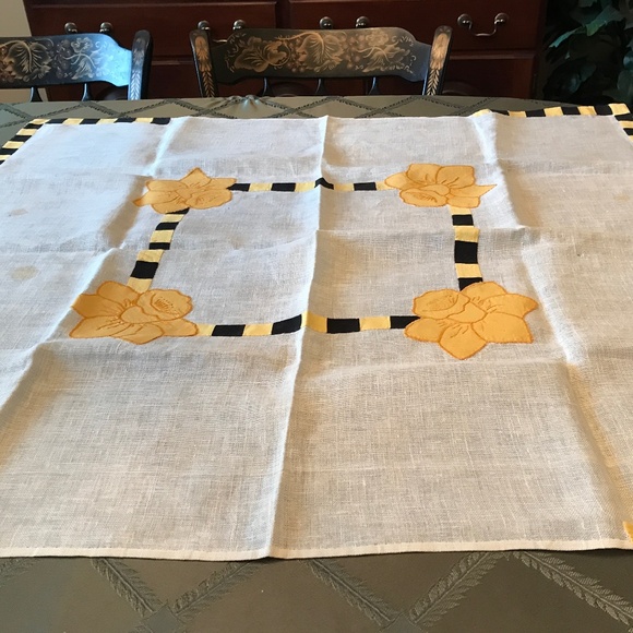 Vintage Table Linens - Picture 5 of 11